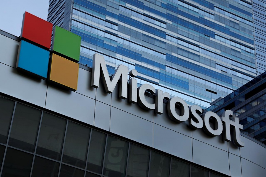 Ανησυχίες Κομισιόν για τις συμβάσεις της Microsoft