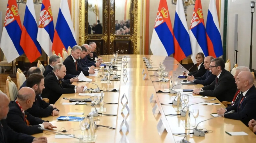 Αντιστέκεται στις Σειρήνες ο Vucic: Δεν θα επιβάλλουμε κυρώσεις στη Ρωσία