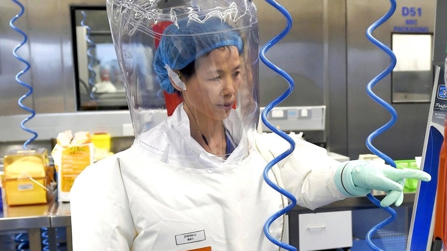 Η «Bat Lady» της Wuhan που έχει στοχοποιηθεί ως υπαίτια του Covid 19, προειδοποιεί για νέες μεταλλάξεις του κορωνοιού