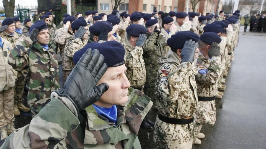 Bloomberg: Τουλάχιστον 10 ευρωπαϊκές χώρες θα στείλουν στρατεύματα στην Ουκρανία - Αγωνία για την Ελλάδα