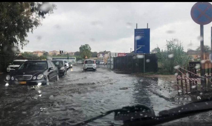 Κέρκυρα: Πλημμύρισαν σπίτια και επιχειρήσεις από την κακοκαιρία, προβλήματα και στο αεροδρόμιο