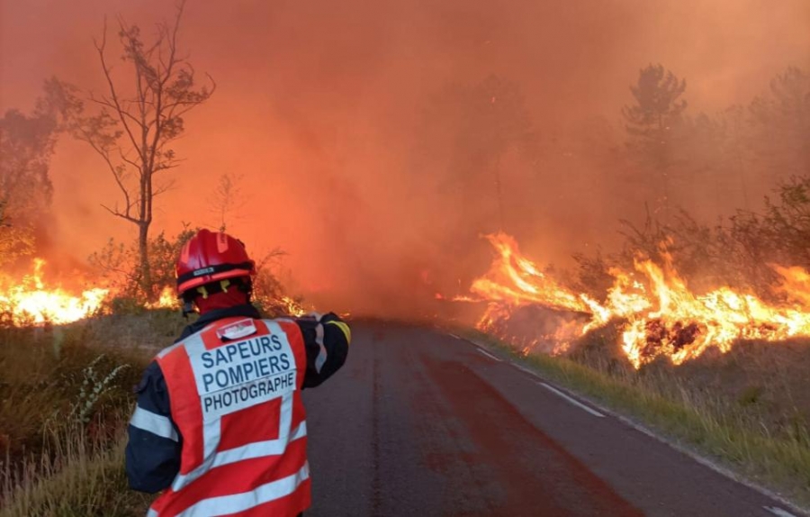 Πυρκαγιές και ακραίες θερμοκρασίες προκαλούν ασφυξία στην Ευρώπη – Συναγερμός στη Βρετανία
