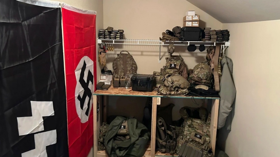 Σοκ: Το FBI ανακάλυψε οπλοστάσιο και ναζιστικά αντικείμενα σε έρευνα στην Ουάσιγκτον – Ολόκληρη η αλήθεια πίσω από την επικίνδυνη ομάδα