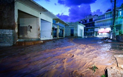 Συνεχίζονται τα προβλήματα από την καταιγίδα στη Μάνδρα - Έκλεισε η έξοδος της Αττικής Οδού