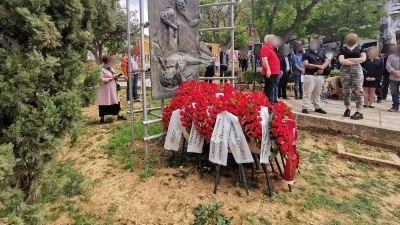 Εργατική Πρωτομαγιά στη Θεσσαλονίκη με κατάθεση στεφάνων