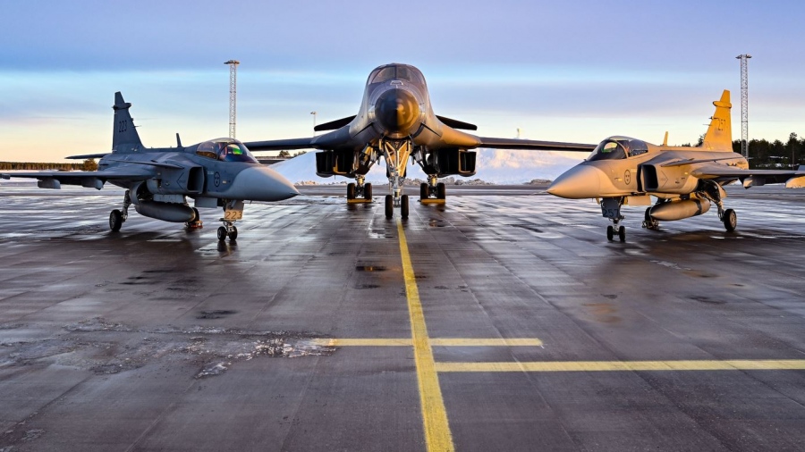 Στα πρόθυρα του Γ' Παγκόσμιου Πολέμου - Η Δύση οχυρώνεται στη Σουηδία για να σταματήσει τον Putin