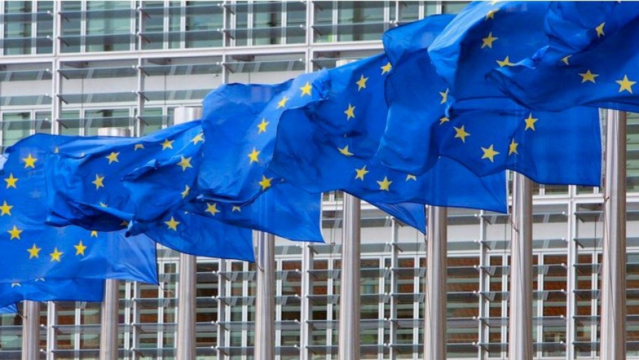 Spectator: Η ΕΕ είναι αδύναμη και δεν πρέπει να την παίρνουμε στα σοβαρά, πεθαίνει