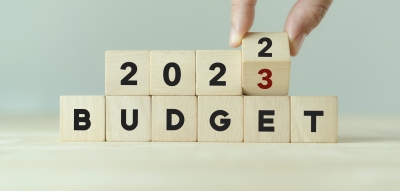 Προσχέδιο προϋπολογισμού: Ανάπτυξη 2,1% το 2023, με πακέτο στήριξης 1 δισ. ευρώ για την ενέργεια