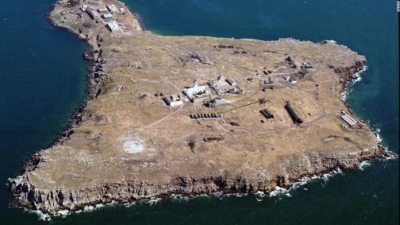 Ουκρανία: Στα χέρια των Ρώσων το Φιδονήσι, παραδόθηκε η ουκρανική φρουρά