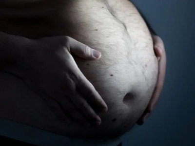 Η κατάντια των Δημοκρατικών στις ΗΠΑ – Δημοσκόπηση δείχνει ότι σχεδον το 25% υποστηρίζει ότι οι άνδρες μπορούν να μείνουν «έγκυοι»