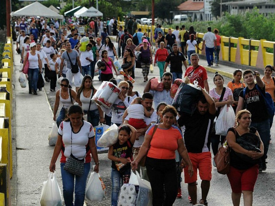 Δεν αποκλείει να κλείσει τα σύνορα της με τη Βενεζουέλα λόγω των αυξημένων μεταναστευτικών ροών η Βραζιλία