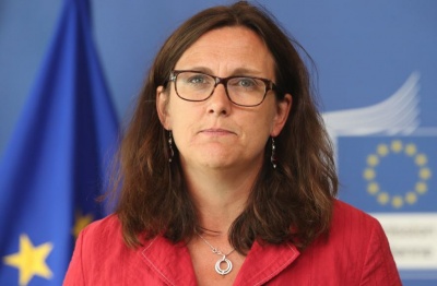Malmstrom (Κομισιόν): Είμαστε έτοιμοι να ξεκινήσουμε συνομιλίες με τις ΗΠΑ ώστε να επιλύσουμε τις εμπορικές διαφορές