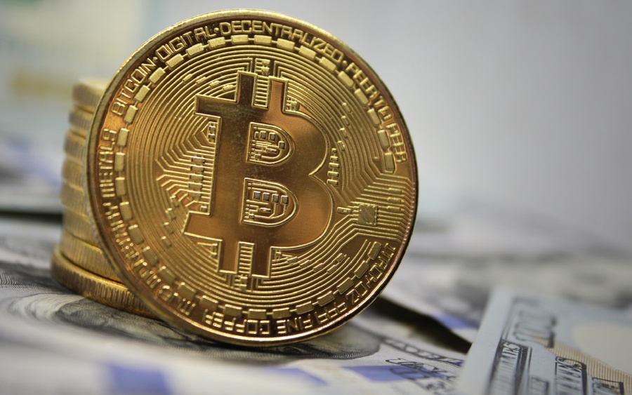 «Στο κόκκινο» τα ψηφιακά νομίσματα – Πτώση 5% στο Bitcoin
