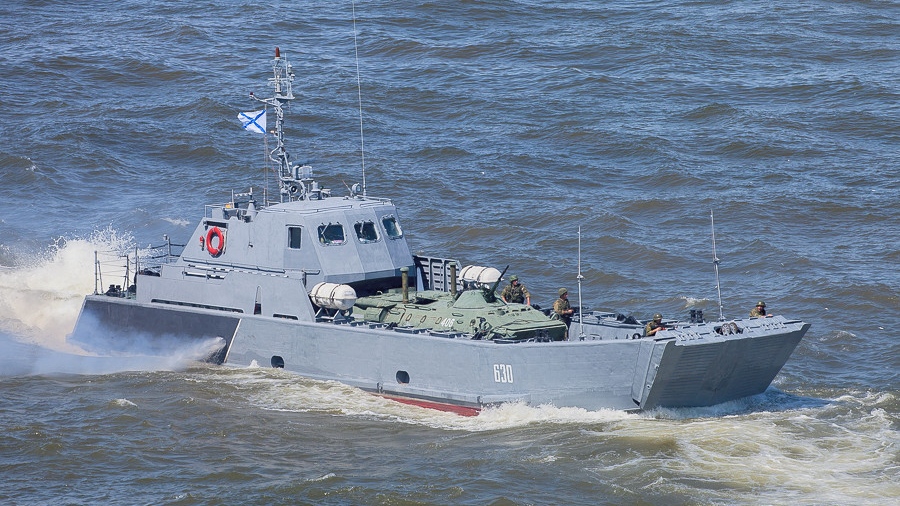 H Ουκρανία ανακοίνωσε τη βύθιση δύο ρωσικών αποβατικών πλοίων στην Κριμαία