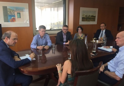 Θέματα περιβάλλοντος και προσέλκυσης επενδύσεων συζήτησαν οι Κ. Χατζηδάκης - J. Sachs (καθηγητής Columbia)