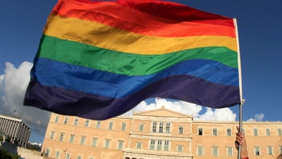 New York Times: Η Ελλάδα γίνεται η πρώτη ορθόδοξη χώρα που θα επιτρέψει τον γάμο ομόφυλων ζευγαριών
