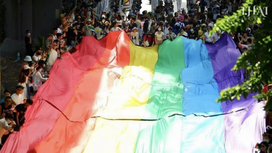 Καν'το όπως η Ελλάδα... Πέρασε από τη βουλή ο νόμος για τον γάμο των ομόφυλων ζευγαριών στην Ταϊλάνδη