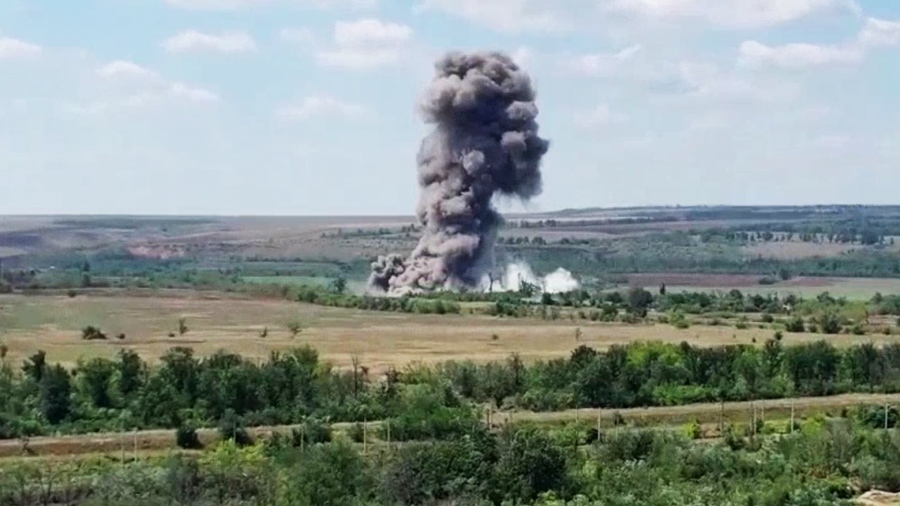 Πρωτοφανείς εικόνες στο Dnipro - Με τερατώδεις FAB 3000 η Ρωσία εξαΰλωσε 2 στρατηγικούς στόχους των Ουκρανών (vid)