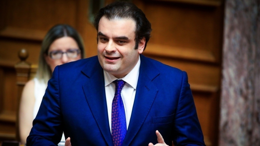 Ολική επίθεση Πιερρακάκη στον ΣΥΡΙΖΑ - Στο επίκεντρο χρεώσεις ATM, λαθρεμπόριο, ΣΔΟΕ και συντάξεις