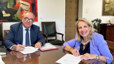 Ο Αναπληρωτής Υπουργός Οικονομίας Ν. Παπαθανάσης υπέγραψε την συμφωνία για την  επανεκκίνηση του Ταμείου Ρευστότητας για τις επιχειρήσεις