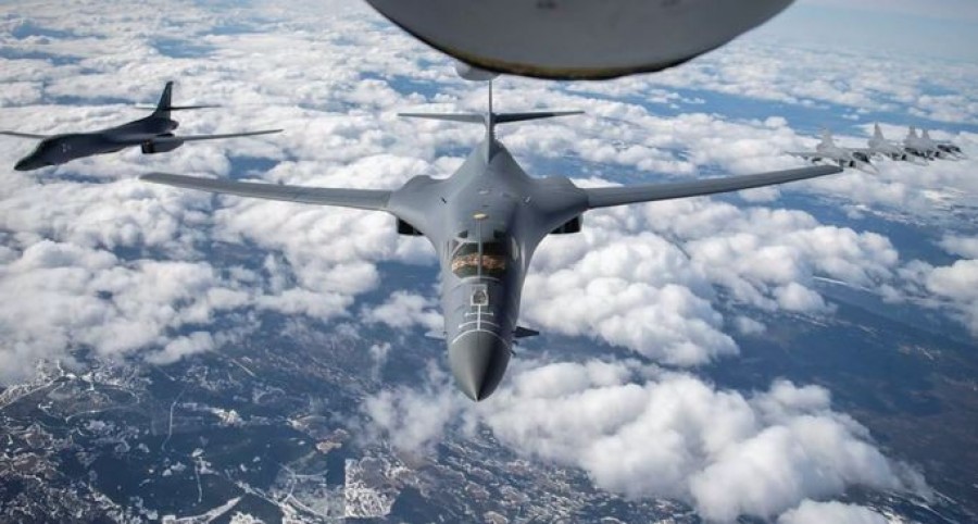 Αμερικανικά μαχητικά αεροσκάφη αναχαίτισαν τέσσερα ρωσικά βομβαρδιστικά κοντά στην Αλάσκα