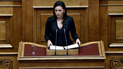 Απίστευτη εξέλιξη με Κεφαλογιάννη - Χρησιμοποίησε με δόλο τροπολογία για προσωπικό της θέμα, στραβά μάτια από Μαξίμου