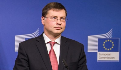 Dombrovskis: Συνεχίστε τις μεταρρυθμίσεις - Ευαίσθητη άσκηση η επιστροφή στις αγορές