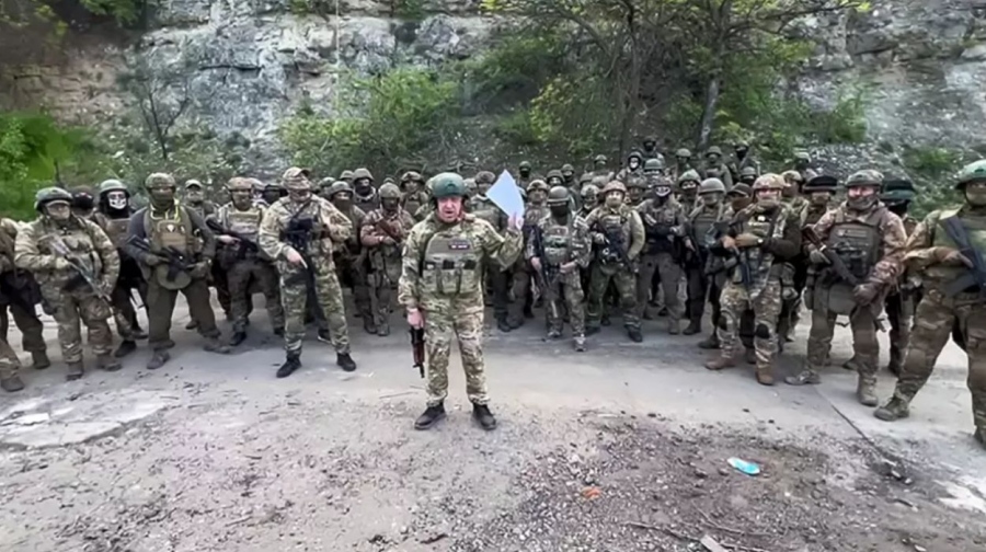 Ανατροπή: Οι Wagner παραμένουν τελικά στο Bakhmut – Prigozhin: Είμαστε σε θέσεις μάχης,  σε ρόλο κλειδί ο στρατηγός Surovikin