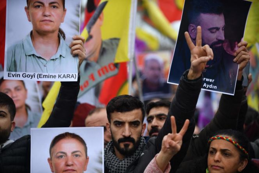 Σοβαρά επεισόδια στο Παρίσι – Οργή των Κούρδων για την τριπλή δολοφονία