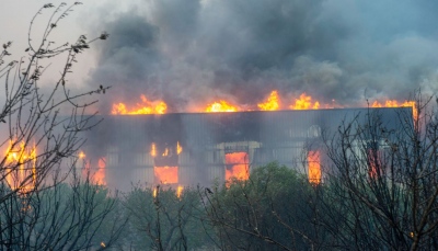 Εικόνες πύρινης αποκάλυψης στη Νέα Αγχίαλο: Εκρήξεις – σοκ σε αποθήκη πυρομαχικών – Απομάκρυνση  F16, συγκλονιστικά video