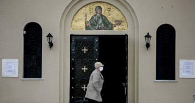 Ιερέας διέκοψε τη λειτουργία γιατί οι πιστοί δεν φορούσαν μάσκα