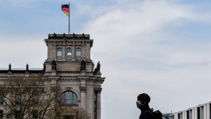 Γερμανία: Προς επέκταση του lockdown ως τα Χριστούγεννα προσανατολίζεται η Merkel