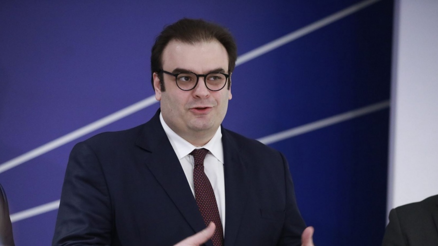 Ο Πιερρακάκης ενημερώνει τους «γαλάζιους» βουλευτές για το… πακέτο