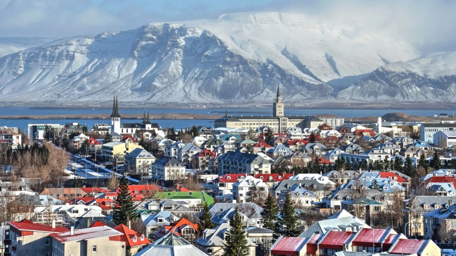 Αλλάζει ρότα η Ισλανδία, που φοβάται τις ΗΠΑ - Δημοψήφισμα για την ένταξη στην ΕΕ