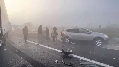 Καραμπόλα οχημάτων στην Αθηνών – Λαμίας λόγω ομίχλης - Κανένας τραυματισμός, διακοπή κυκλοφορίας
