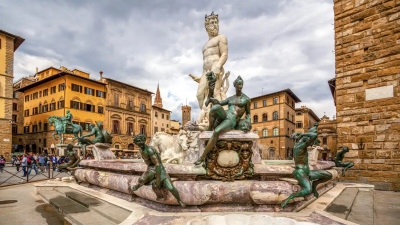 Φλωρεντία: Τουρίστρια πήγε να πιάσει τα γεννητικά όργανα του... Ποσειδώνα και προκάλεσε ζημιές 5.000 ευρώ