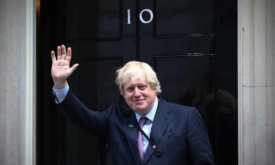 Reuters: Ποιός θα κυβερνήσει τη Βρετανία εάν ο Johnson νοσήσει βαριά από κορωνοϊό;