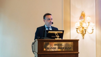 Στο τραπέζι, το πλαφόν στις τουριστικές κλίνες στην Αθήνα