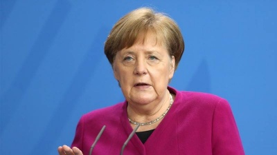 Merkel: Από την αρχή είπαμε ότι δεν μπορούμε να σταματήσουμε τον κορωνοϊό, αλλά να τον επιβραδύνουμε