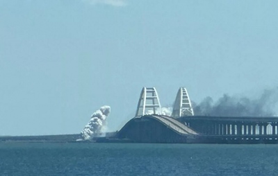Σε επαγρύπνηση η ρωσική αεράμυνα – Καταρρίπτει συνεχώς ουκρανικούς πυραύλους στη Γέφυρα της Κριμαίας