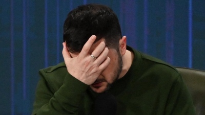 «Χαστούκι» σε Zelensky από Economist: Έχει συγκεντρώσει όλη την εξουσία στα χέρια του