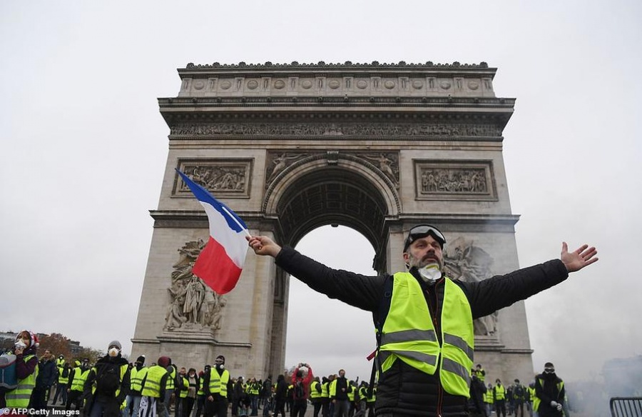 Γαλλία: Σε φρούριο μετατρέπει το Παρίσι η κυβέρνηση εν αναμονή νέων διαδηλώσεων