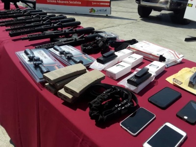 Η Βενεζουέλα ανακοίνωσε την κατάσχεση αμερικανικών όπλων μέσα σε ανθρωπιστική αποστολή