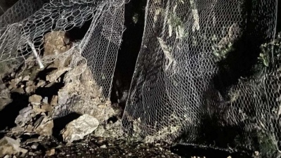 Τρομακτικές εικόνες στο Ρέθυμνο - Μεγάλο κομμάτι του βουνού κατέρρευσε και σκέπασε τον δρόμο