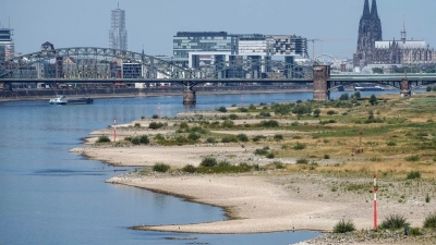 Εικόνες - σοκ στην Ευρώπη - Πρωτοφανής η ξηρασία, «πεθαίνει» ο Ρήνος, αυξάνεται το κόστος μεταφορών
