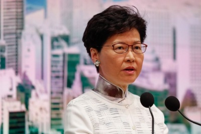 Δεν σκοπεύει να παραιτηθεί η επικεφαλής της κυβέρνησης του Χονγκ Κονγκ