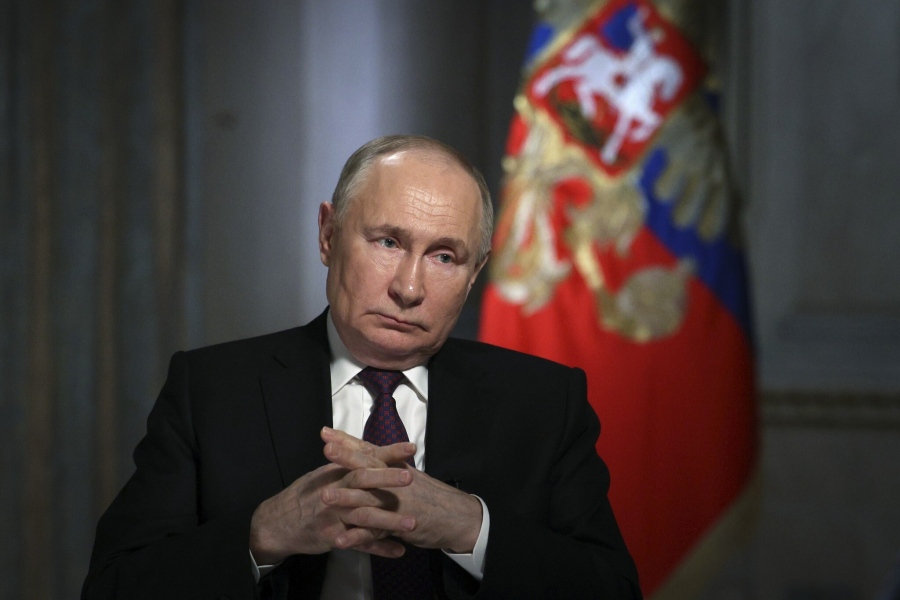 Δημοσκόπηση που κλείνει... στόματα: Το 80% των Ρώσων αξιολογούν θετικά το έργο του Putin