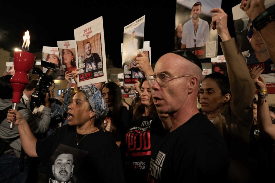 Ισραηλινοί ζητούν κατάπαυση του πυρός στη Γάζα  και συγκρούονται με οπαδούς του Netanyahu