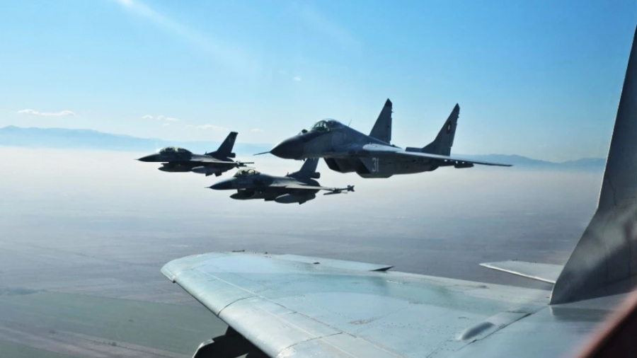 Τα ελληνικά μαχητικά πάνω από τη Βουλγαρία: Κοινές περιπολίες F-16 και Mig-29 (photo)