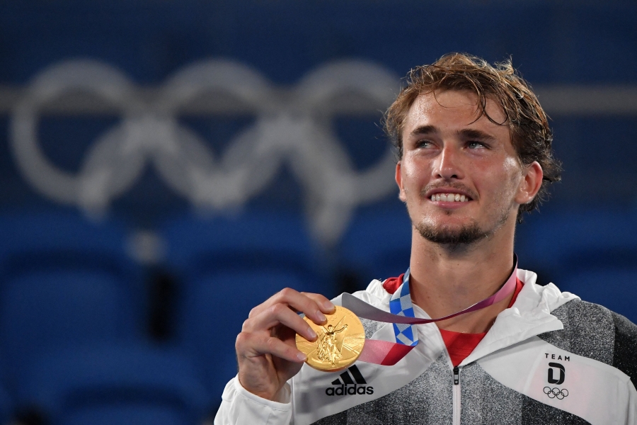 Τένις: Χρυσό μετάλλιο ο Ζβέρεφ «σκορπίζοντας» τον Κατσάνοφ – ο πρώτος Γερμανός τενίστας στην κορυφή του βάθρου!